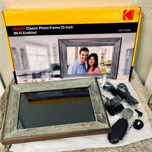 KODAK WiFi Digital Picture Frame, 10.1 Inch 1280 * 800 Resolution box damaged
